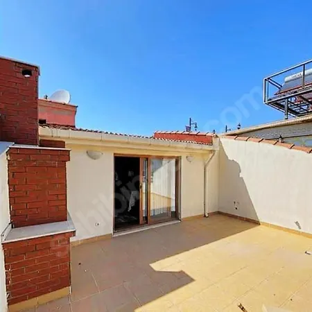 Near The Sea, Penthouse Apartment,for Large Groups Kuşadası
