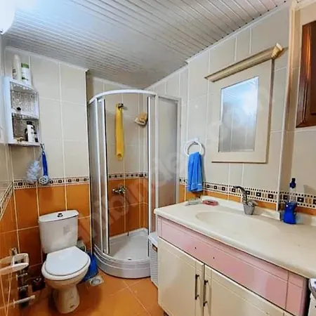 Near The Sea, Penthouse Apartment,for Large Groups Kuşadası