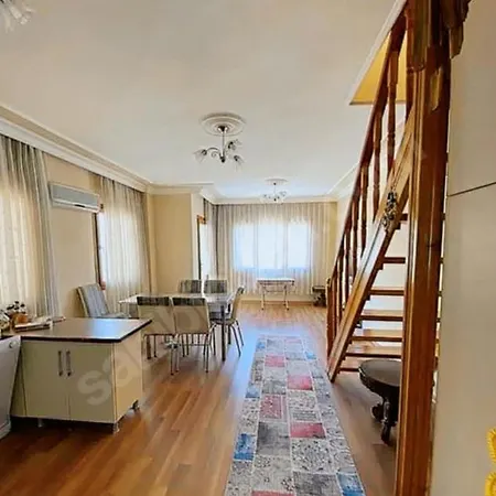 Daire Near The Sea, Penthouse Apartment,for Large Groups