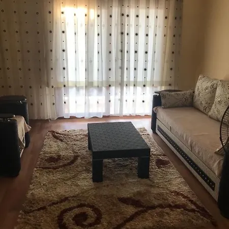 Near The Sea, Penthouse Apartment,for Large Groups * Kuşadası